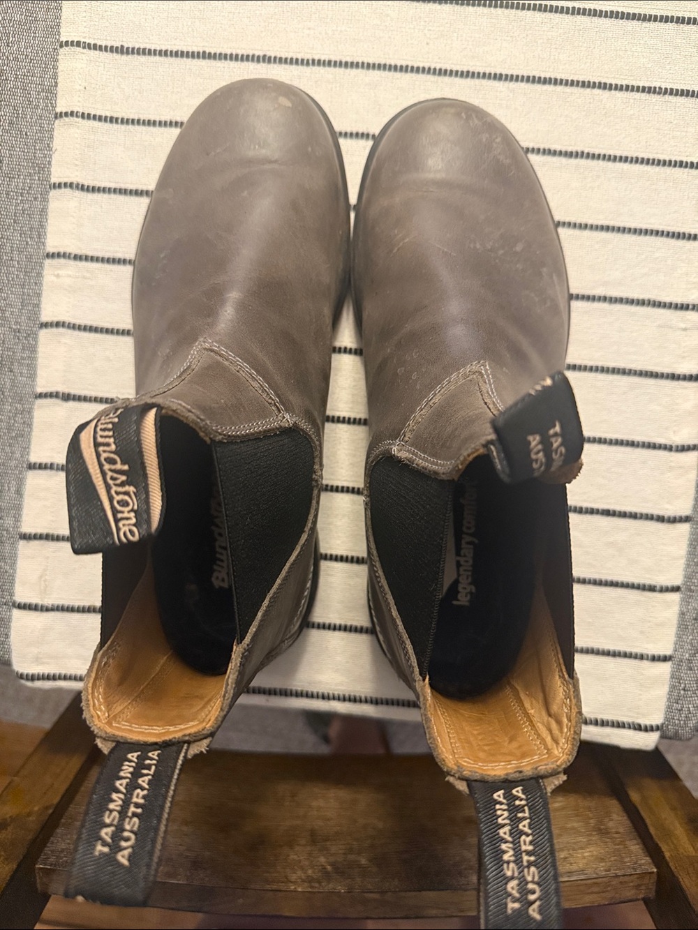 Blundstone Unisex leather taupe/grey Chelsea Boots